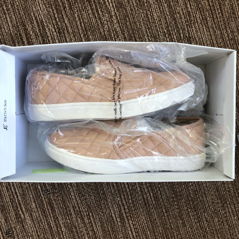 NEW Steve Madden Shoe